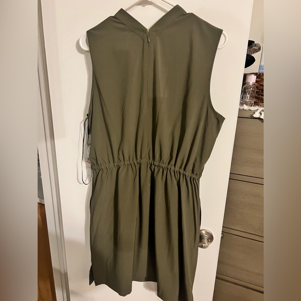 Calvin Klein - Picture 2 of 2